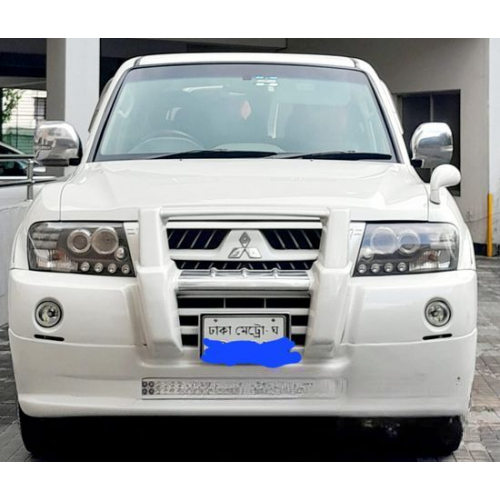 Mitsubishi Pajero 2004