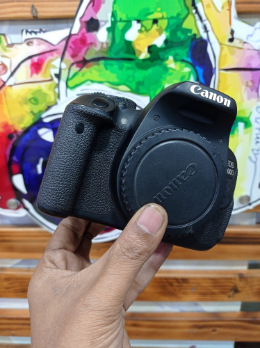 Canon EOS 700D