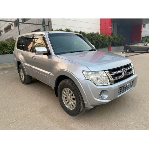 Mitsubishi Pajero 2012