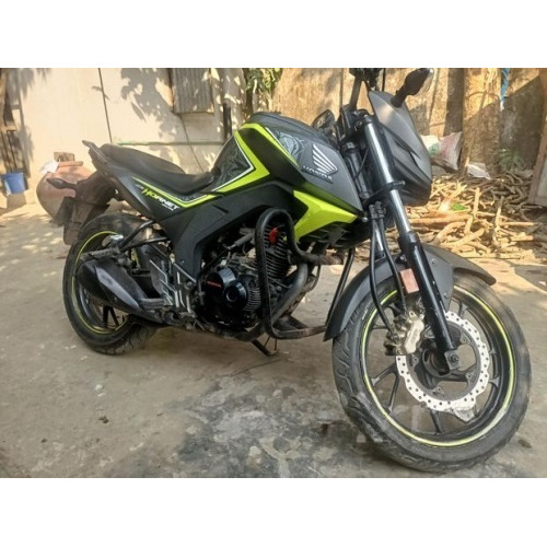 Honda CB Hornet 160R Dual Disc