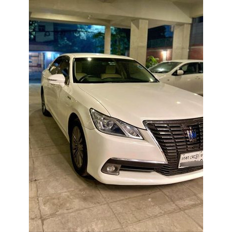 Toyota Crown Royal Saloon 2014