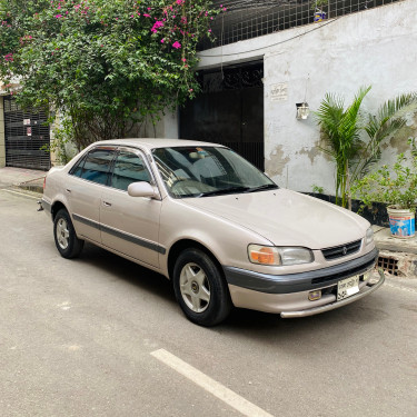 Toyota Corolla 111 XE Saloon 1995