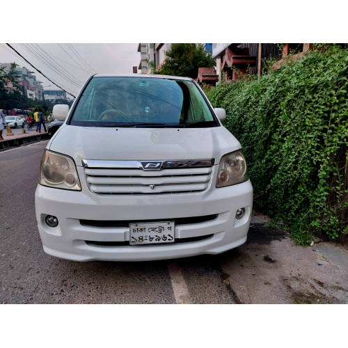 Toyota Noah X 2002