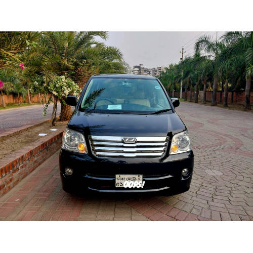 Toyota Noah X 2003