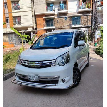 Toyota Noah Si 2010
