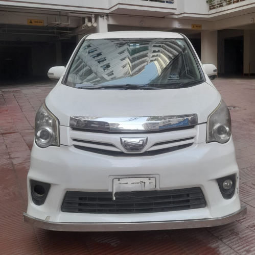 Toyota Noah Smart  2011