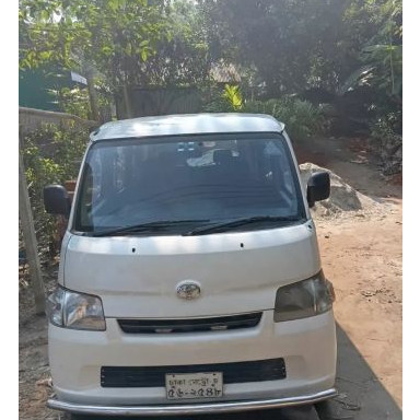 Toyota Noah 2011
