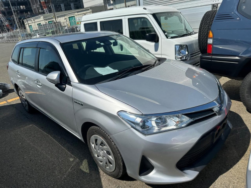 Toyota Fielder Hybrid 2020