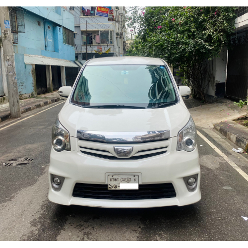 Toyota Noah Si 2011
