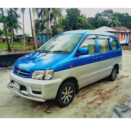 Toyota Noah KR42 2005