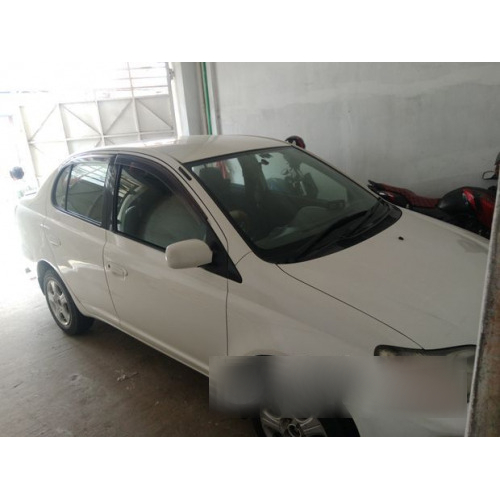 Toyota Platz 2002