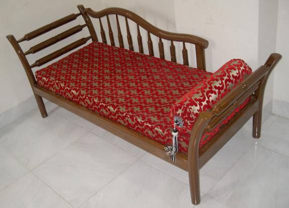 Modern Divan 3 Seater Furniture Solid Koroi Wood DV39F