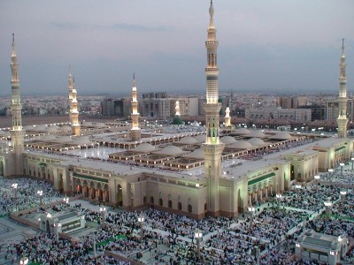 Complete Umrah Package 14 Days 1 : 4 Sharing 3 Star Hotel