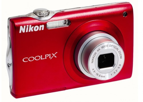Nikon Coolpix S205 Digital Camera