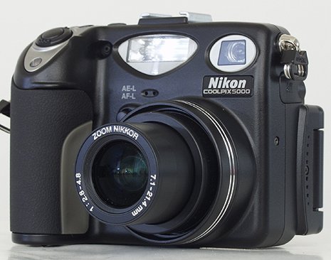 Nikon Coolpix-5000 Digital SLR Camera
