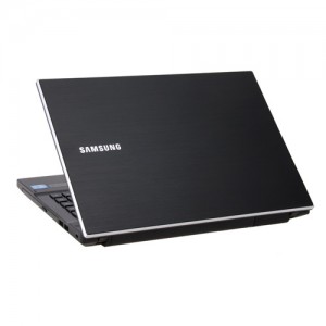 Samsung NP300V4Z-A05BD Core i5 2430M 2nd Gen Laptop
